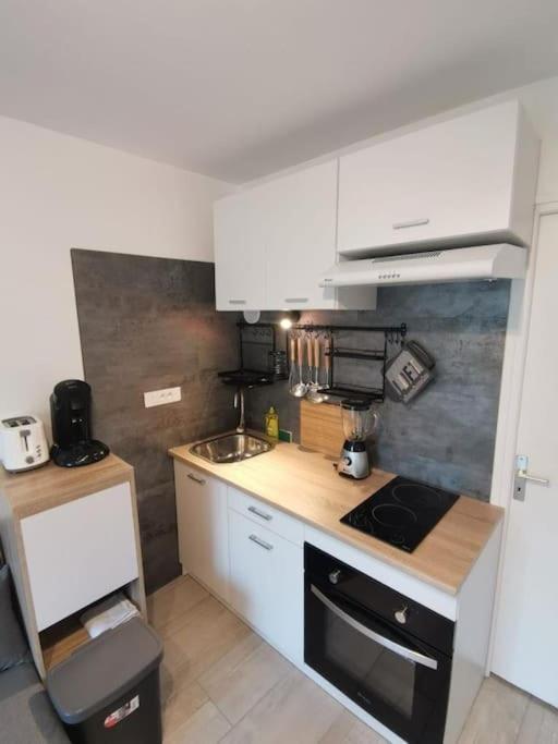 Charmant Appartement Au Calme Saint-Georges-de-Luzençon Zewnętrze zdjęcie